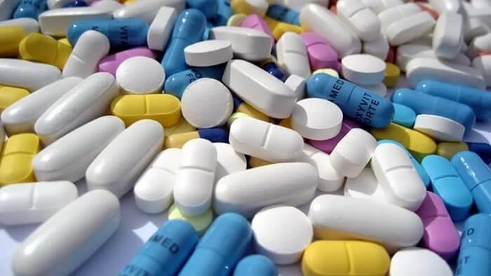 Медикаменты влияющие на потоотделение Употребление ряда медикаментозных средств
